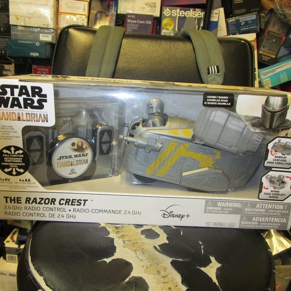 Star Wars The Mandalorian The Razor Crest Disney Radio Remote Control Transport - Picture 2 of 3